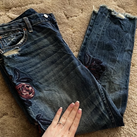 Abercrombie and Fitch Capri Style Jeans - Picture 5 of 5